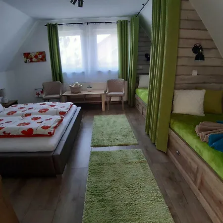 Vadvirag Vendeghaz Ferienhaus *