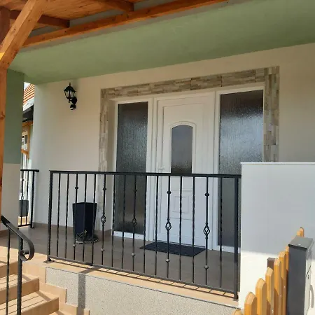 Vadvirag Vendeghaz Ferienhaus